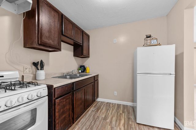 1114 Grant Drive, Bakersfield, CA 93308
