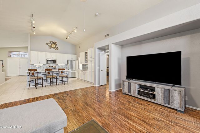 1470 E CARLA VISTA Drive, Chandler, AZ 85225