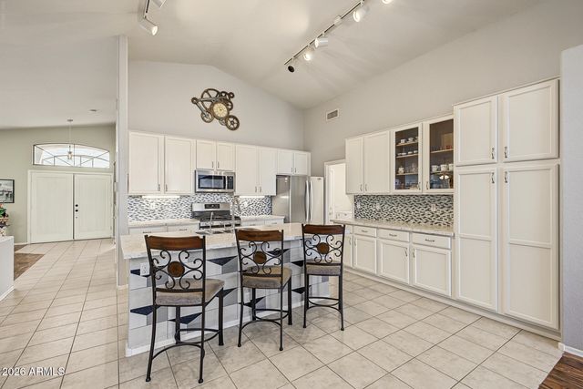 1470 E CARLA VISTA Drive, Chandler, AZ 85225