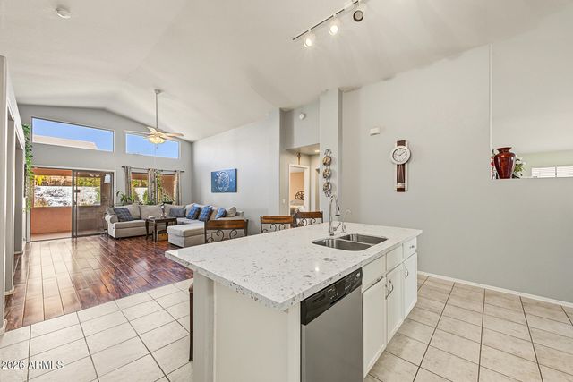 1470 E CARLA VISTA Drive, Chandler, AZ 85225