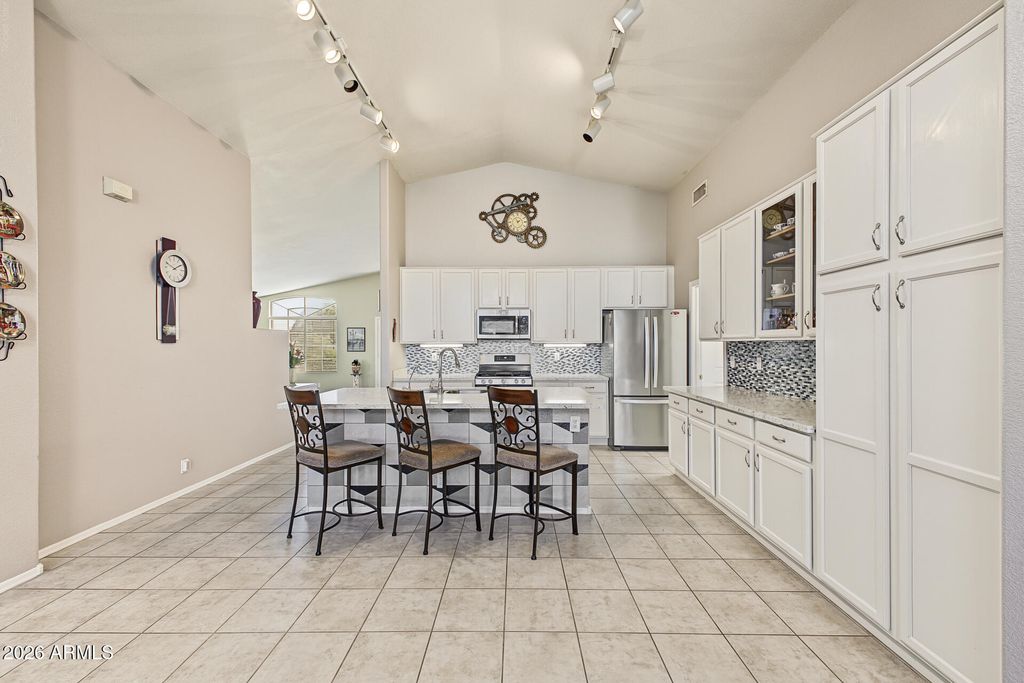 1470 E CARLA VISTA Drive, Chandler, AZ 85225 — photo 3
