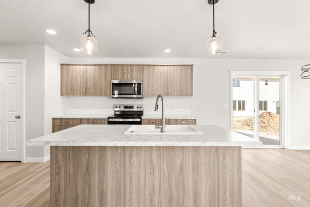 13716 Redway Ct, Caldwell, ID 83607