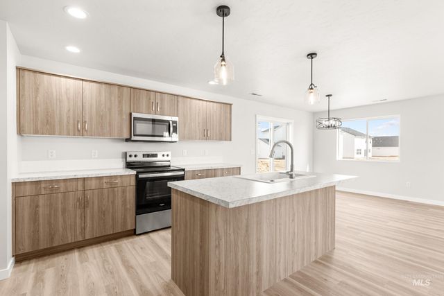 13716 Redway Ct, Caldwell, ID 83607