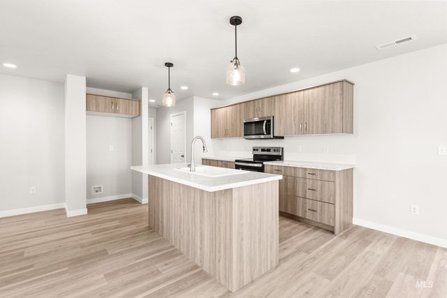 13716 Redway Ct, Caldwell, ID 83607