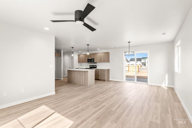 13716 Redway Ct, Caldwell, ID 83607