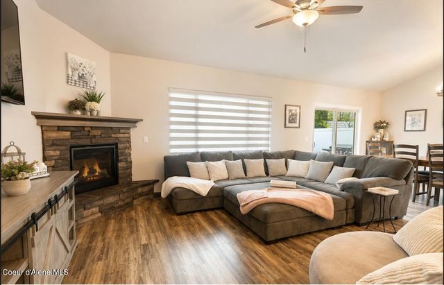 10633 N Crimson Dr, Hayden, ID 83835