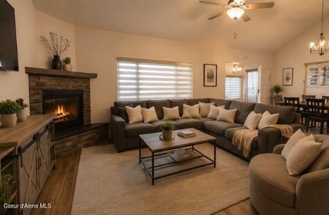 10633 N Crimson Dr, Hayden, ID 83835