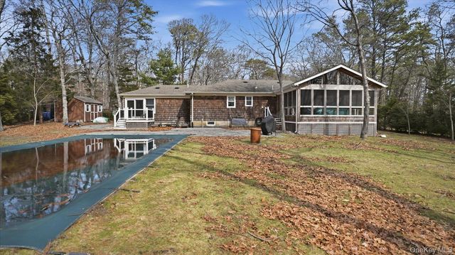 3 Robins Nest Lane, Hampton Bays, NY 11946