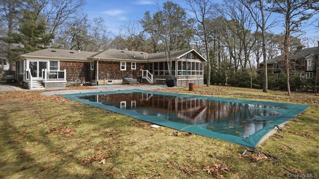 3 Robins Nest Lane, Hampton Bays, NY 11946