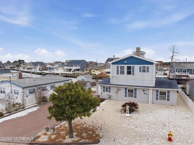 43 Lawrence Drive, Beach Haven West, NJ 08050