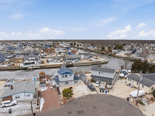 43 Lawrence Drive, Beach Haven West, NJ 08050