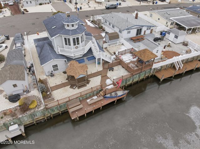 43 Lawrence Drive, Beach Haven West, NJ 08050