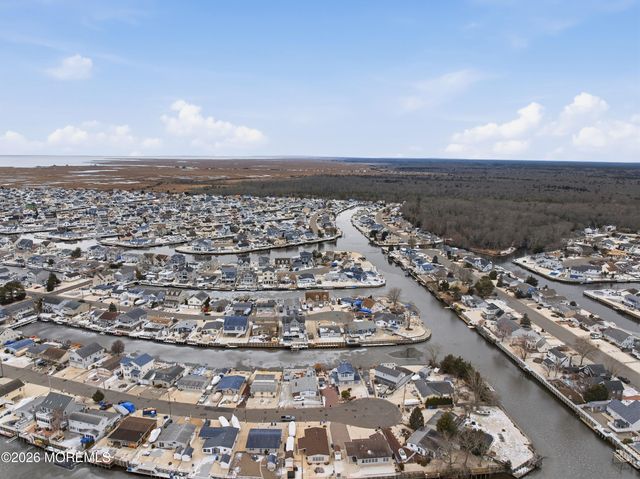 43 Lawrence Drive, Beach Haven West, NJ 08050