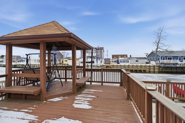 43 Lawrence Drive, Beach Haven West, NJ 08050