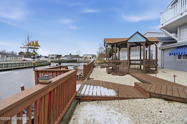 43 Lawrence Drive, Beach Haven West, NJ 08050