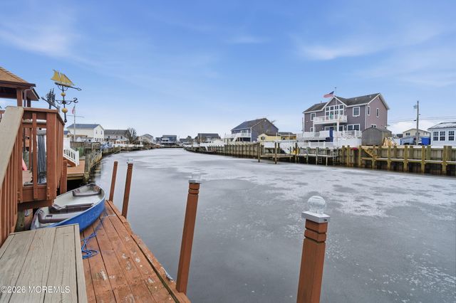 43 Lawrence Drive, Beach Haven West, NJ 08050