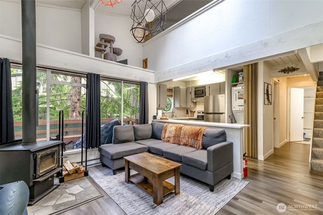 713 E Pointes Drive W, Shelton, WA 98584