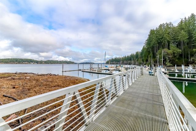 713 E Pointes Drive W, Shelton, WA 98584