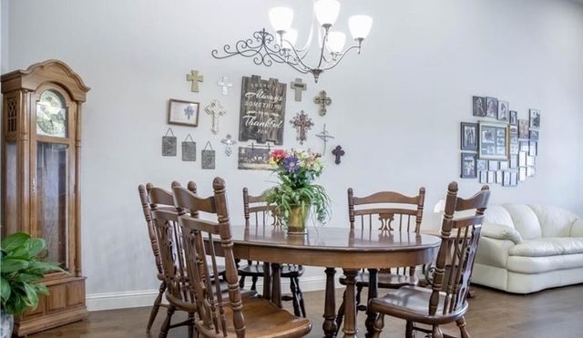 883 Birds Fort Trail, Arlington, TX 76005