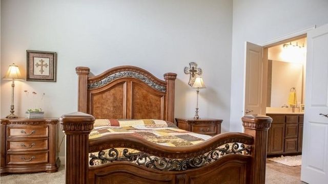 883 Birds Fort Trail, Arlington, TX 76005