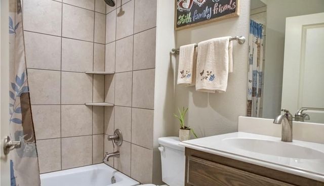 883 Birds Fort Trail, Arlington, TX 76005