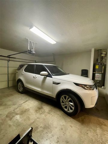 883 Birds Fort Trail, Arlington, TX 76005