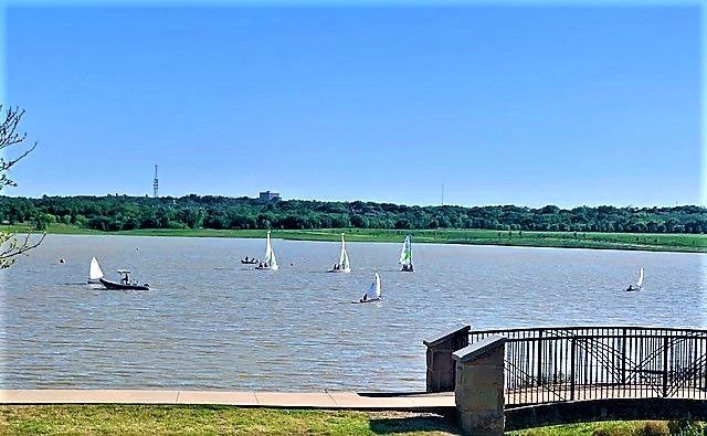 883 Birds Fort Trail, Arlington, TX 76005