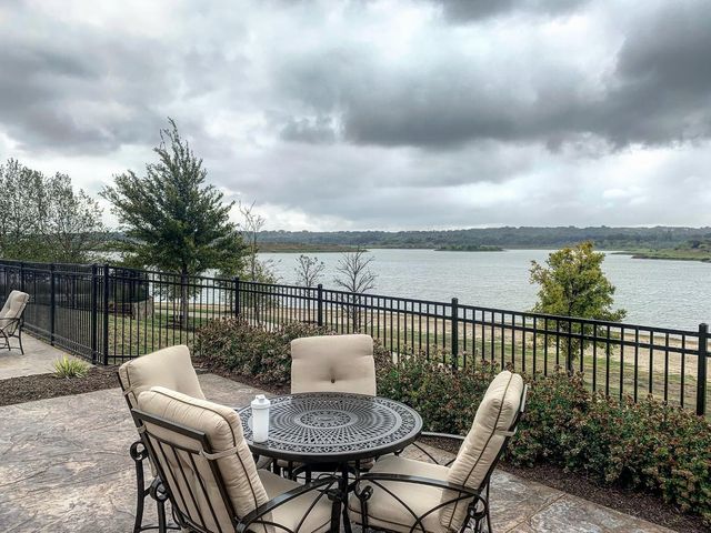 883 Birds Fort Trail, Arlington, TX 76005