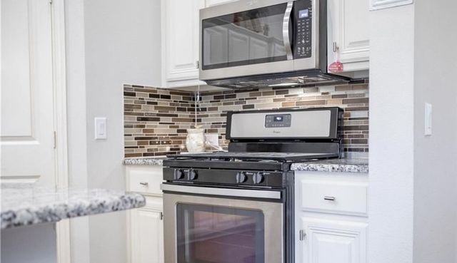 883 Birds Fort Trail, Arlington, TX 76005