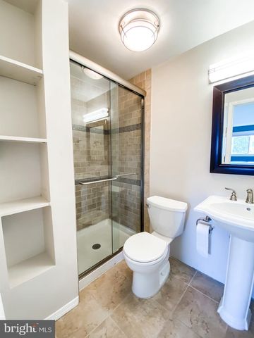 9628 LINDENBROOK ST, Fairfax, VA 22031