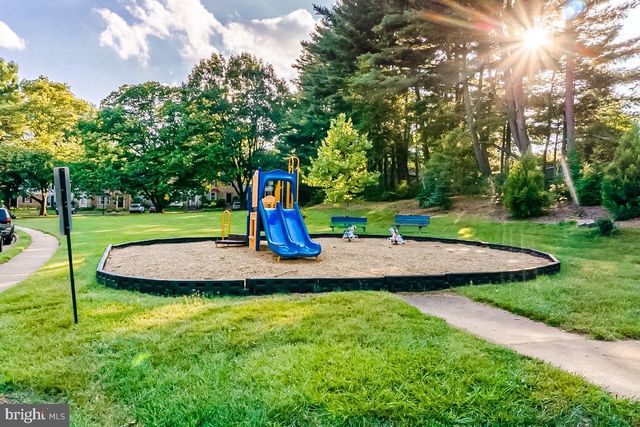 9628 LINDENBROOK ST, Fairfax, VA 22031