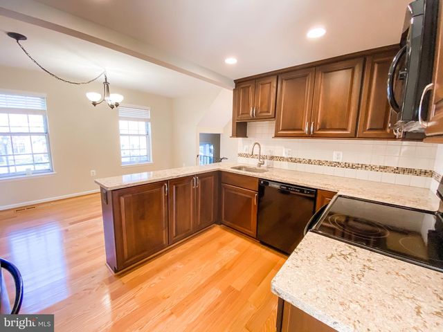 9628 LINDENBROOK ST, Fairfax, VA 22031