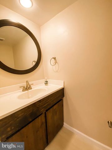 9628 LINDENBROOK ST, Fairfax, VA 22031