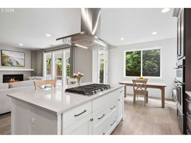 4327 Nw ASHBROOK Dr, Portland, OR 97229