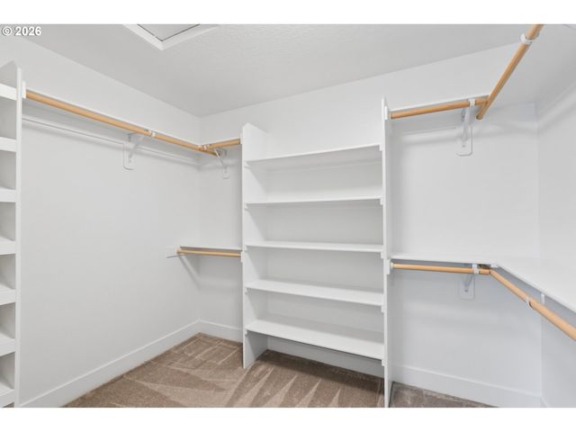 4327 Nw ASHBROOK Dr, Portland, OR 97229