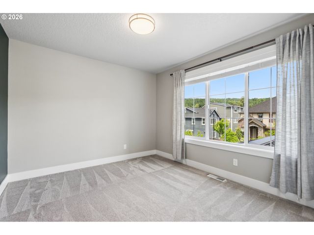4327 Nw ASHBROOK Dr, Portland, OR 97229