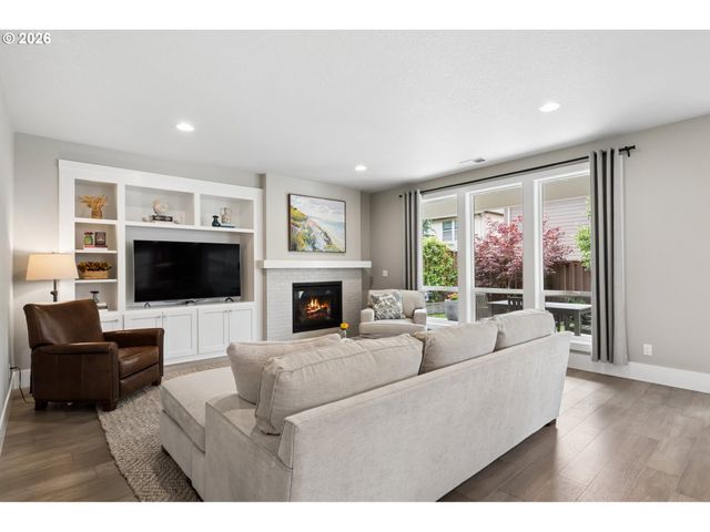 4327 Nw ASHBROOK Dr, Portland, OR 97229