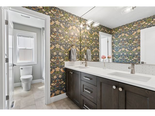 4327 Nw ASHBROOK Dr, Portland, OR 97229