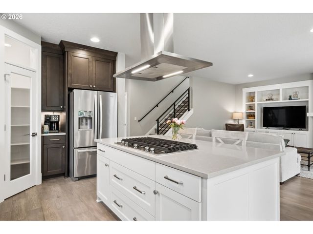 4327 Nw ASHBROOK Dr, Portland, OR 97229