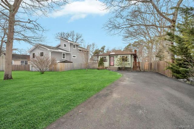 427 Helene Avenue, Shirley, NY 11967