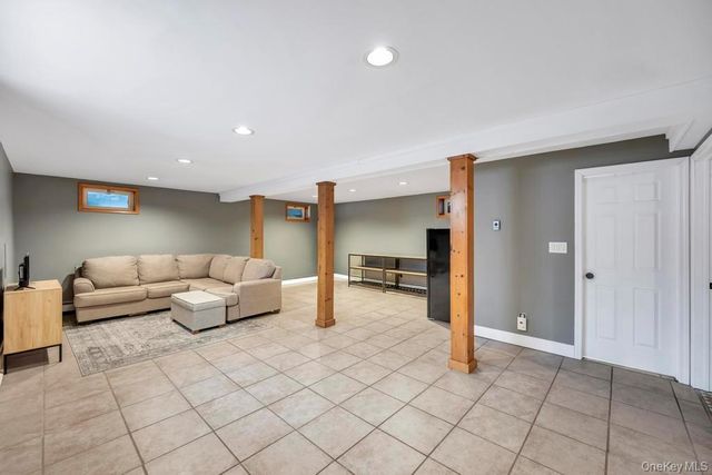 427 Helene Avenue, Shirley, NY 11967