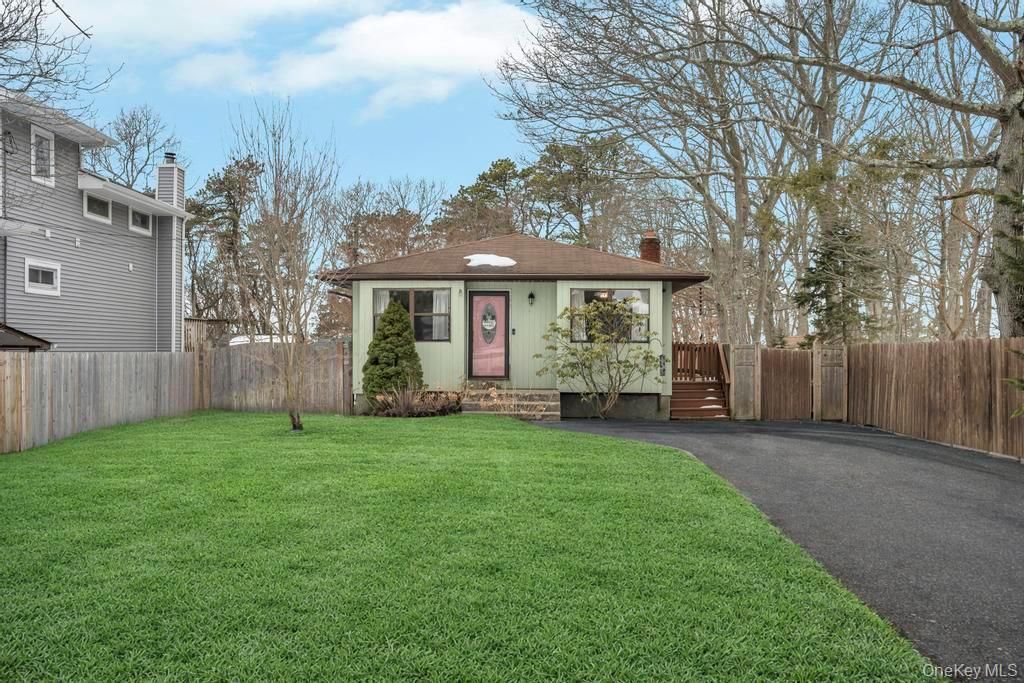 427 Helene Avenue, Shirley, NY 11967