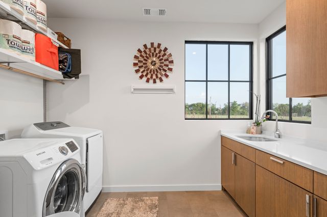 1800 Moseley Road, Ennis, TX 75119