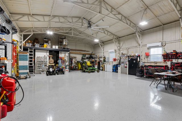 1800 Moseley Road, Ennis, TX 75119