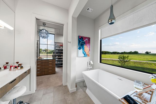 1800 Moseley Road, Ennis, TX 75119