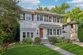 607 Orchard Lane, Winnetka, IL 60093
