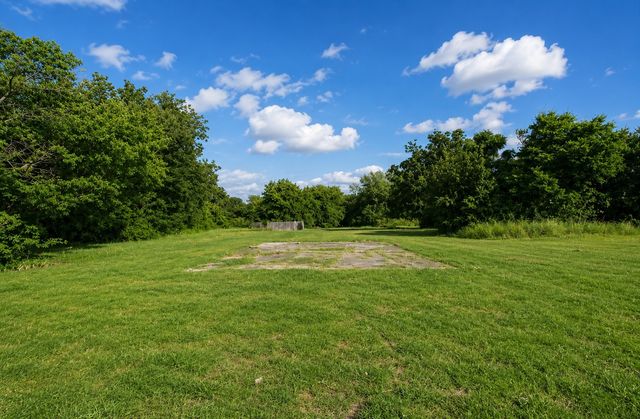 2512 E Ann Arbor Avenue, Dallas, TX 75216