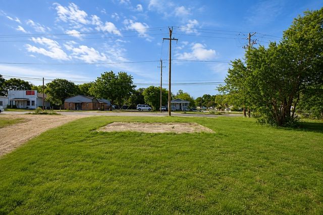 2512 E Ann Arbor Avenue, Dallas, TX 75216