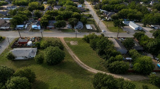 2512 E Ann Arbor Avenue, Dallas, TX 75216