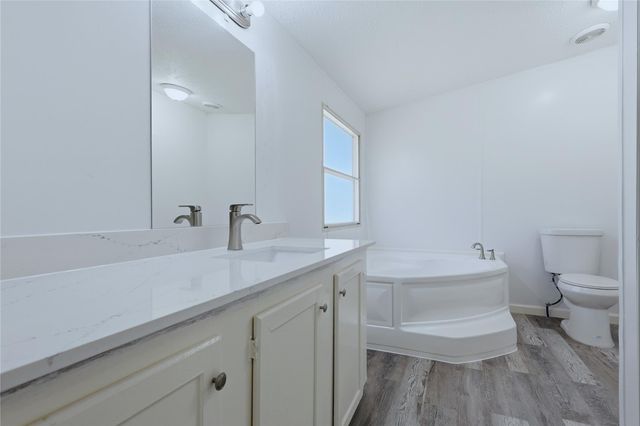 4484 Grand Oaks Drive, Willis, TX 77378